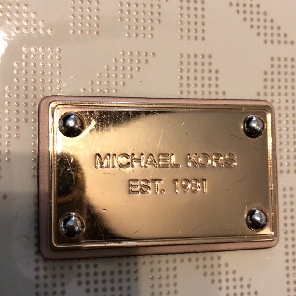 Authentic Michael Kors iPad case - Picture 5 of 8